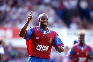 Nóng: Cựu cầu thủ Aston Villa bị cảnh sát bắn chết