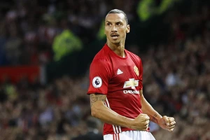 Ibrahimovic liên tục ghi bàn, fan MU lên 'cơn sốt'