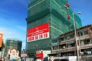 Xây nhà không được rơi vãi bụi bẩn, phát tán tiếng ồn