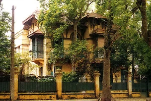 Thân phận biệt thự Pháp