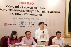 Bộ trưởng mở đường cho sân khấu vào “thánh đường nghệ thuật“