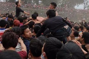 Yêu cầu thay đổi hình thức 2 lễ hội cướp phết bạo lực