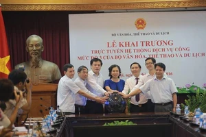 Có thể xin phép thi Hoa hậu trên mạng