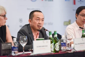 Dự lễ hội âm nhạc, được uống bia và đưa đón miễn phí