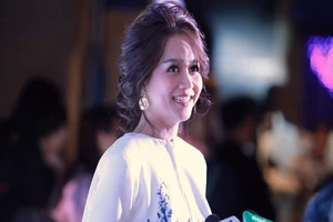 Vắng Trấn Thành, An Nguy bị người hâm mộ vây kín 