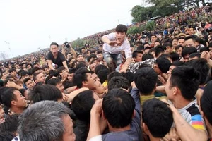 Một, hai năm không xóa được tranh cướp tại lễ hội