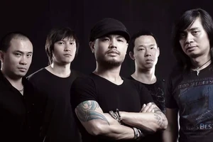 Chuyện về Bức tường và Trần Lập lấy nước mắt khán giả