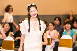 Bằng Kiều, Hồng Nhung cùng lên một chuyến tàu