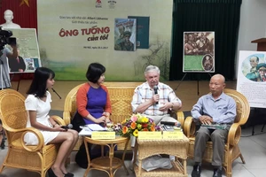 Tác giả người Nga ‘Ông tướng của tôi' đã tới VN