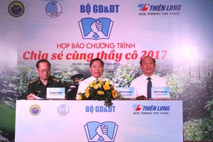 Tuyên dương 60 chiến sĩ giáo dục quân hàm xanh