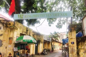 Đất hãng phim chỉ để làm phim, không được xây khách sạn