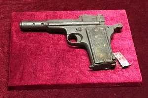 Tận mắt thấy súng ngắn của Đại tướng Võ Nguyên Giáp