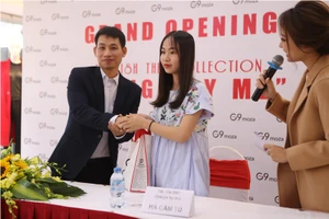 Nữ sinh lớp 11 đoạt giải thưởng thời trang nhờ xương cá