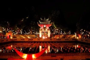 Lùi thời gian xuất bản sách Thu vọng nguyệt