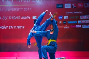 Xem thí sinh Hoa khôi sinh viên nhảy, đấu võ