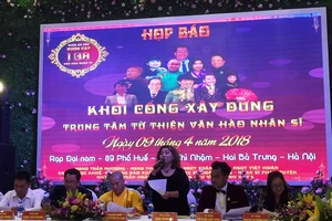 Nghệ sĩ chung tay dựng trung tâm ‘Văn hào nhân sĩ'