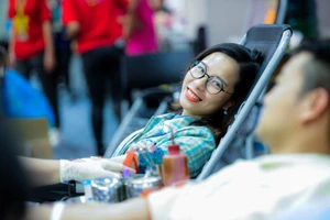 Tiếp lửa thanh xuân, chung dòng máu Việt