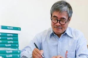 Nhà thơ Nguyễn Duy nói về bài thơ của mình vào đề Văn 