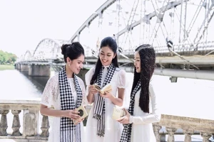  Ngẩn ngơ ngắm 'nàng thơ xứ Huế' trên siêu xe mui trần 