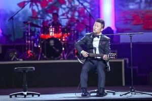 Bằng Kiều diễn hài trong live show câu chuyện đời mình