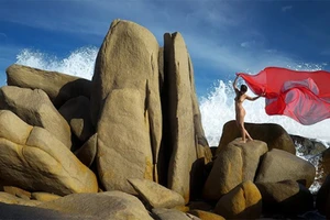 Nhiếp ảnh gia Thái Phiên: Sợ hãi khi xin phép triển lãm nude