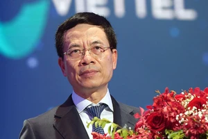 Ông Nguyễn Mạnh Hùng giữ chức bí thư Ban cán sự đảng Bộ TT&TT