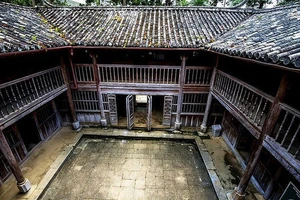 Hà Giang thu hồi giấy đỏ cấp sai cho dinh thự 'vua Mèo'