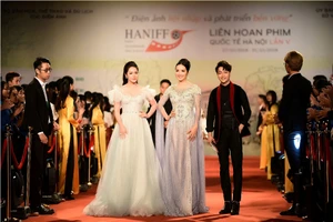 Mỹ nhân điện ảnh nhiều thế hệ lộng lẫy trên thảm đỏ