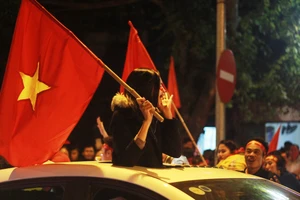 Cách 'đi bão' không đụng hàng của công nhân môi trường đô thị 