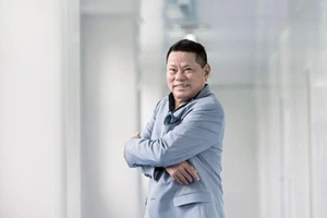 Tỷ phú Hoàng Kiều tuyên bố khởi kiện bản quyền âm nhạc