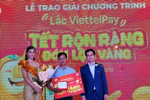 Chàng trai 8X quê Yên Bái trúng thưởng 1 kg vàng