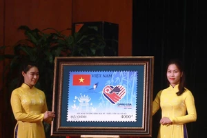 Phát hành bộ tem Chào mừng Hội nghị Thượng đỉnh Mỹ - Triều