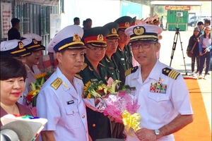 Hải quân Việt Nam giao lưu với lực lượng tự vệ Nhật Bản