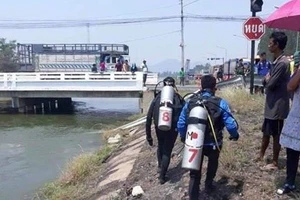 Lực lượng người nhái ở Thái Lan tham gia cứu hộ, cứu nạn, vớt thi thể. Ảnh: FB