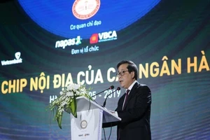 Đẩy nhanh quá trình chuyển đổi thẻ chip nội địa đúng lộ trình