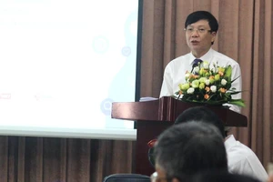 Tin giả trên mạng xã hội lây lan như một bệnh dịch 