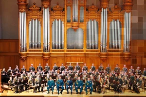 Dàn nhạc do tổng thống Nga điều hành biểu diễn tại Việt Nam