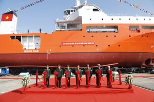 Hạ thủy tàu cứu hộ tàu ngầm đóng mới tại Việt Nam