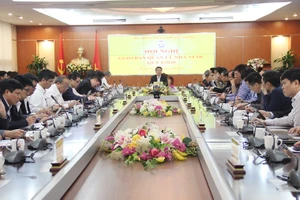 Việt Nam phổ cập 100% điện thoại thông minh đến dân 