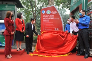 Khai trương trạm rửa tay dã chiến phòng dịch COVID-19