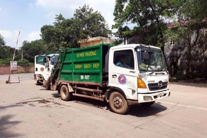 Sau đối thoại, bãi rác Nam Sơn mở cửa trở lại 