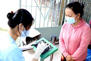 Hà Nội yêu cầu tạm dừng tham quan, du lịch đến vùng có dịch