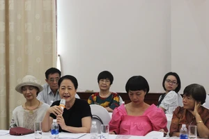 NSND Như Quỳnh phát biểu tại Hội thảo. Ảnh V.THỊNH