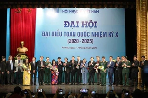 'Tạo điều kiện để nhạc sĩ tắm mình trong thực tiễn'