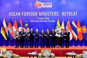 ASEAN ra tuyên bố chung kêu gọi các nước kiềm chế