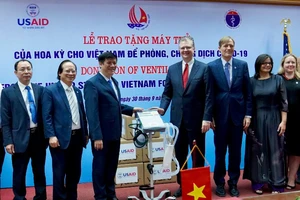 Mỹ tặng Việt Nam 100 máy thở, theo đề nghị của ông Trump