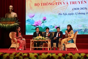 Bộ trưởng TT&TT: Thi đua phải lấy tinh thần yêu nước làm gốc