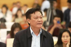 Bộ Nội vụ nói về việc trả lương đối với ông Lê Vinh Danh 