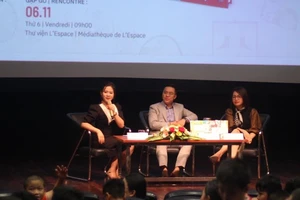 Trẻ em: Hóa ra bố cũng có quyền được khóc và xúc động