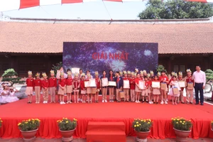 Trao giải cuộc thi 'Sáng tác về thầy giáo Chu Văn An'